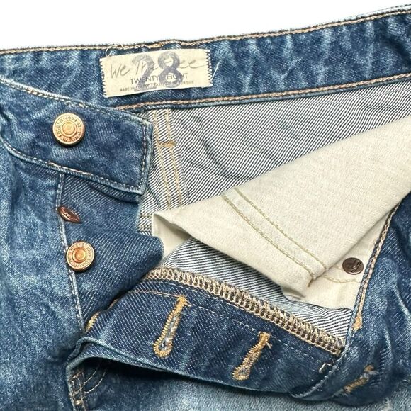 WE THE FREE Women’s Blue Distressed Good Times Relaxed Cutoff Denim Shorts Mid R - Picture 4 of 7